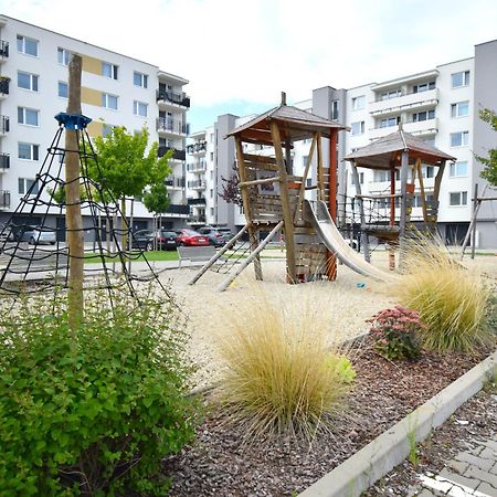 Apartman Zlatovska 22B Trenčín エクステリア 写真