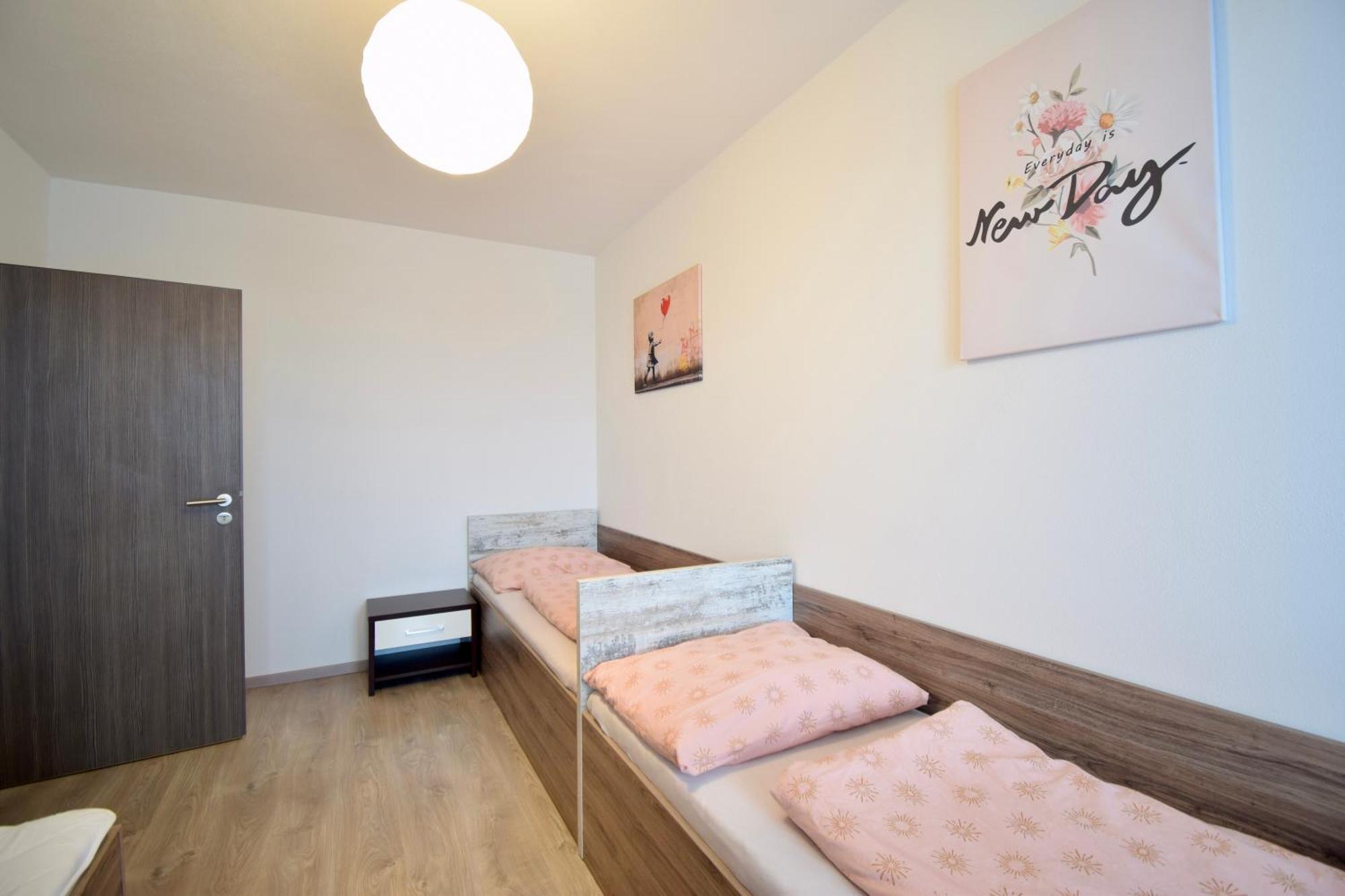 Apartman Zlatovska 22B Trenčín エクステリア 写真