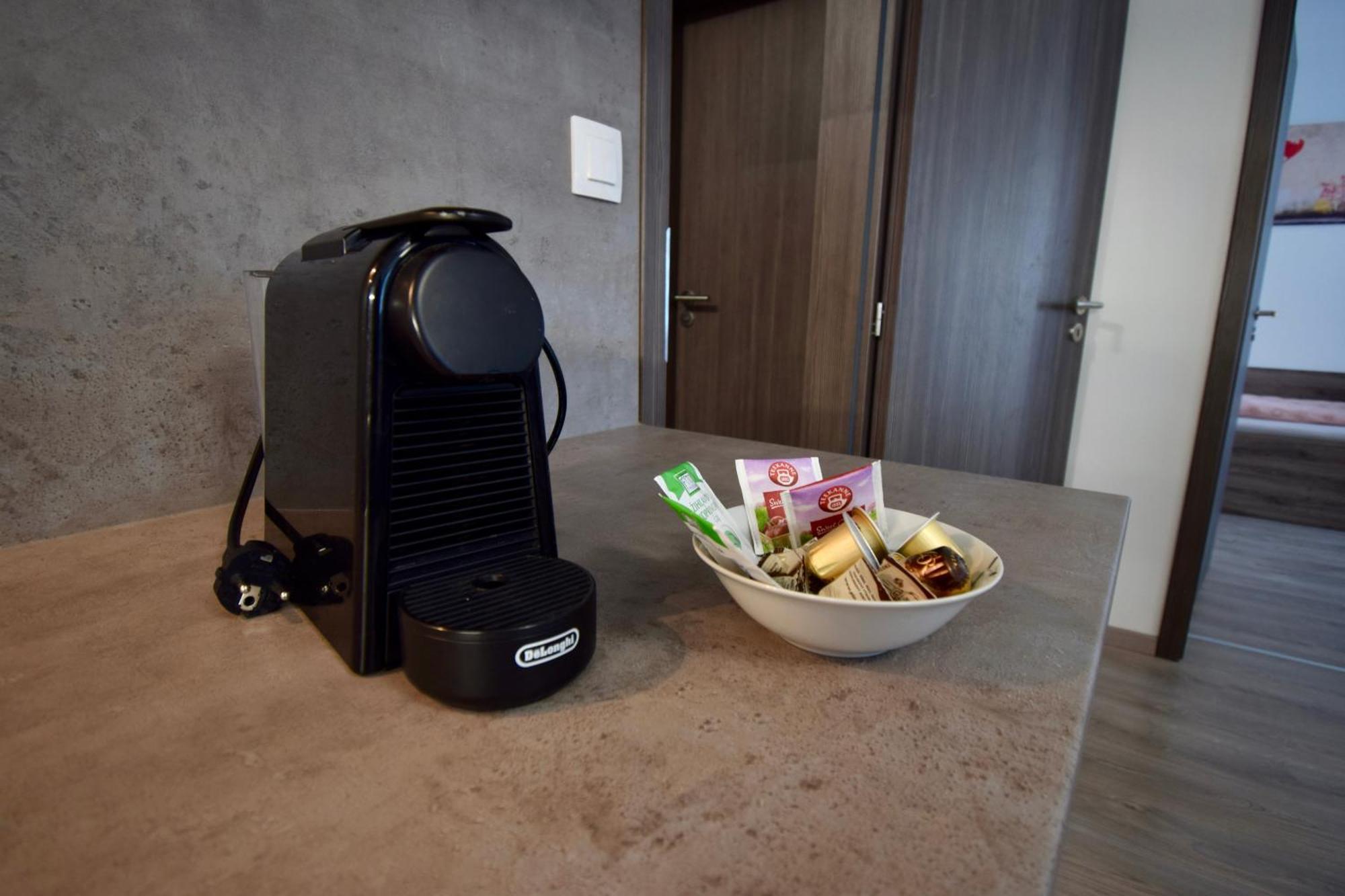 Apartman Zlatovska 22B Trenčín エクステリア 写真
